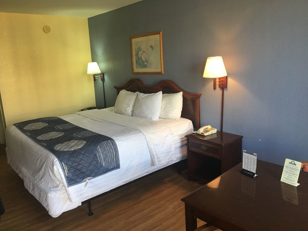 Days Inn By Wyndham Statesville Exterior foto