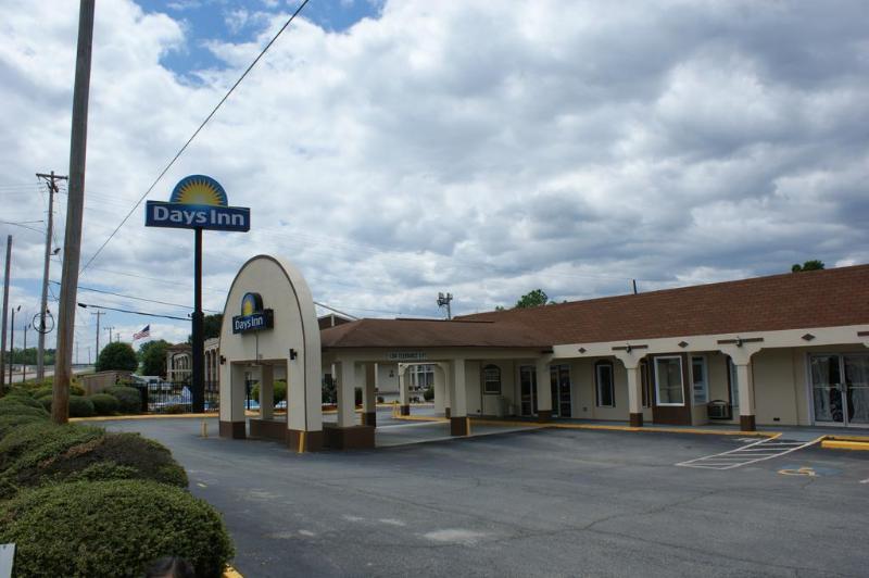 Days Inn By Wyndham Statesville Exterior foto