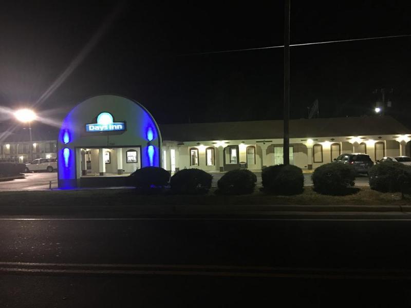 Days Inn By Wyndham Statesville Exterior foto