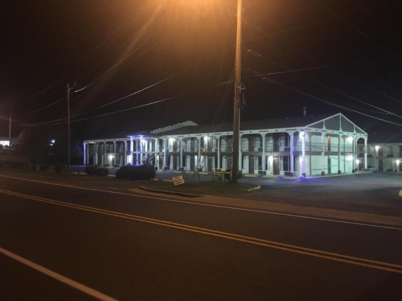 Days Inn By Wyndham Statesville Exterior foto