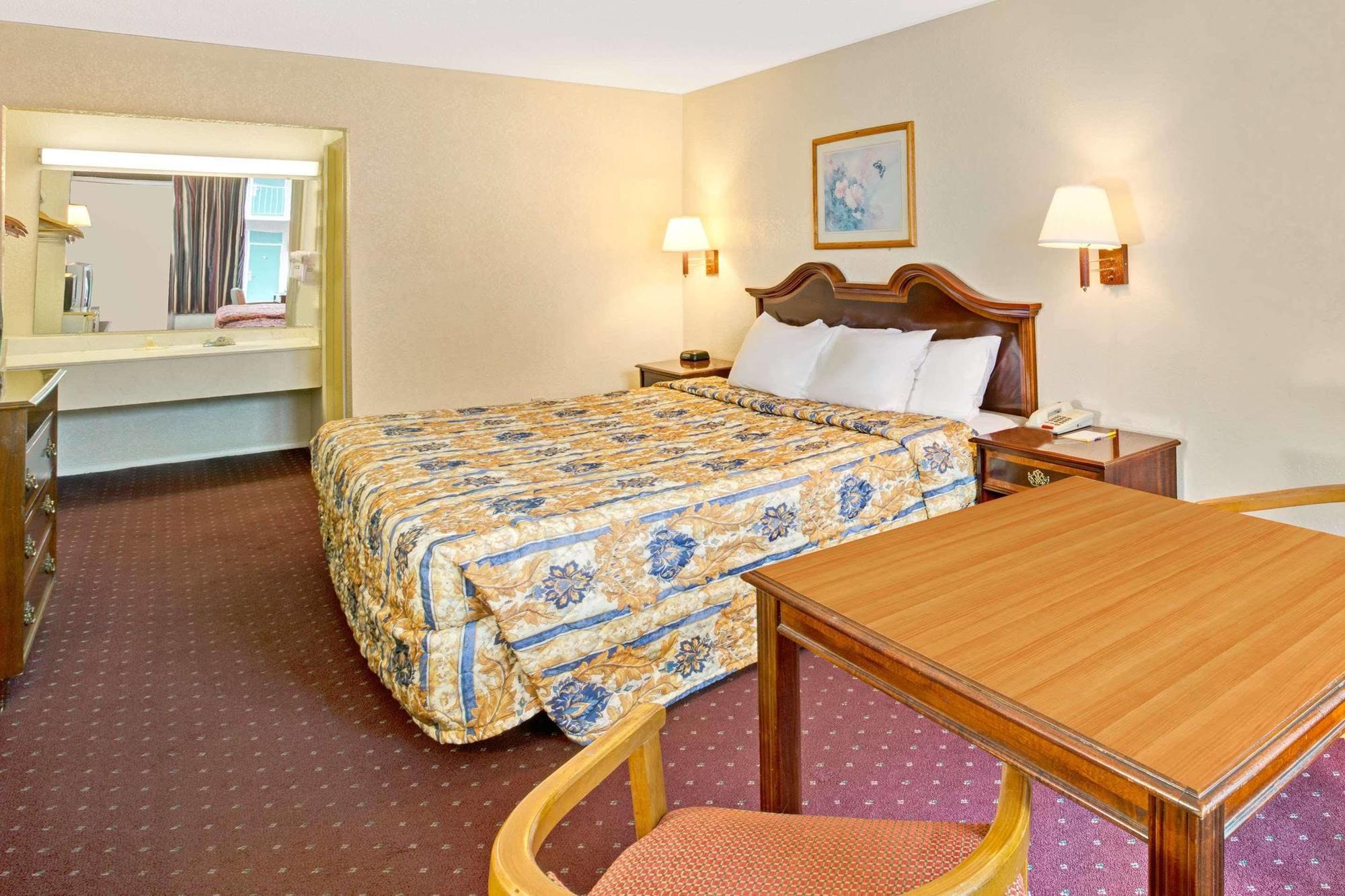 Days Inn By Wyndham Statesville Exterior foto