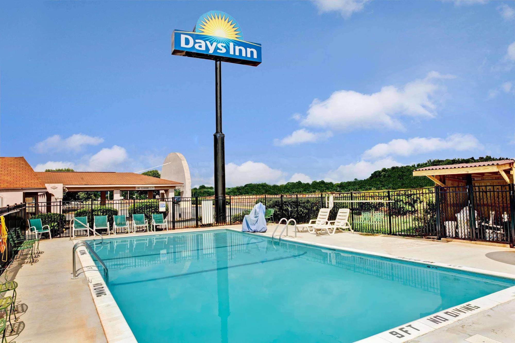 Days Inn By Wyndham Statesville Exterior foto